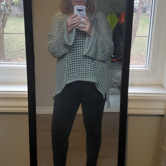 💫 2/$30 • Green Pullover Sweater - Picture 1 of 3